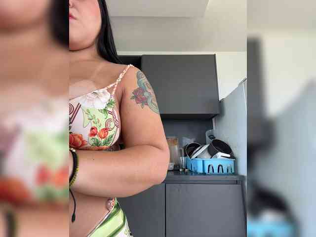 Sarah2Colliins webcam