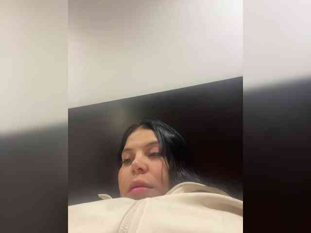Sarah2Colliins Live Webcam on BongaCams