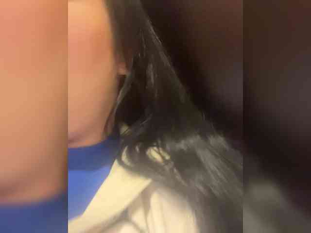 Sarah2Colliins webcam