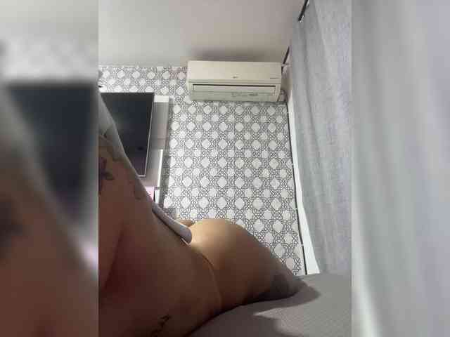 Sarah2Colliins webcam