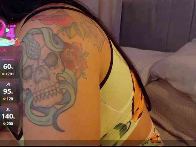 Sarah2Colliins webcam