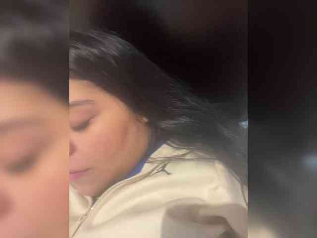 Sarah2Colliins webcam