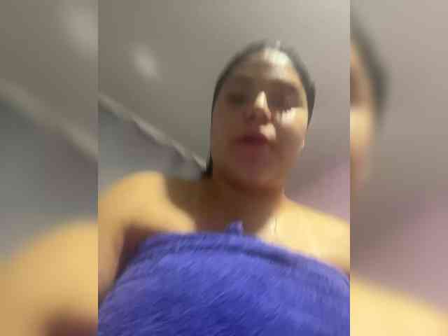 Sarah2Colliins webcam