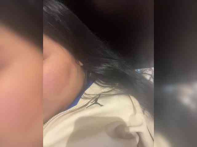 Sarah2Colliins webcam