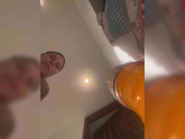 Sarah2Colliins webcam