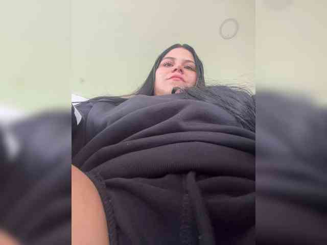 Sarah2Colliins webcam