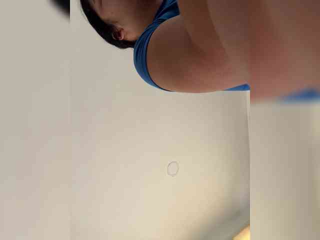 Sarah2Colliins webcam