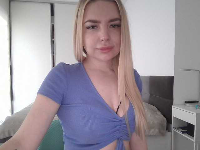 Blondie8853's BongaCams show and profile