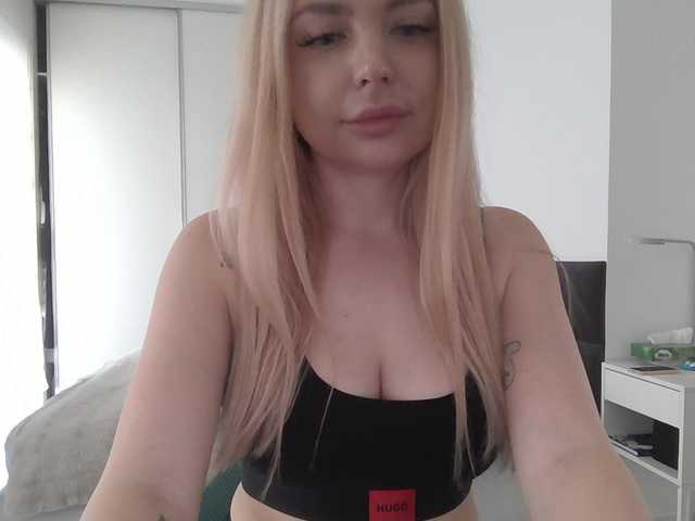 Blondie8853's BongaCams show and profile