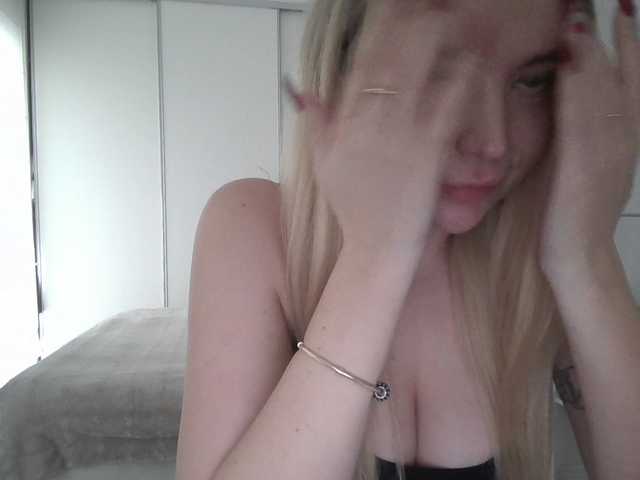 Blondie8853's BongaCams show and profile