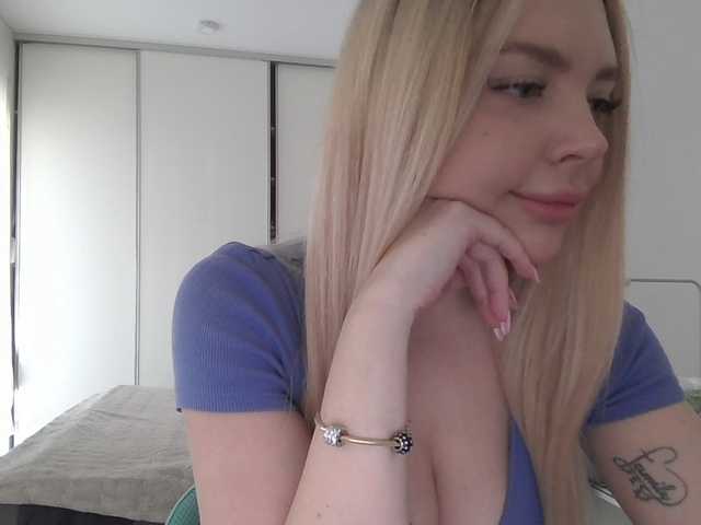 Blondie8853's BongaCams show and profile