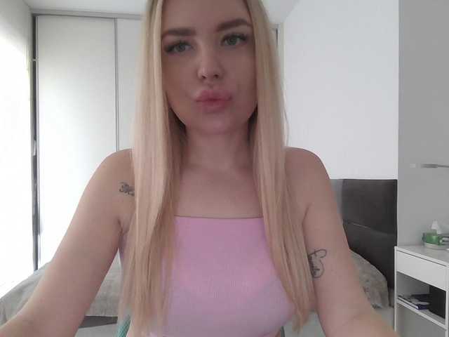 Blondie8853's BongaCams show and profile