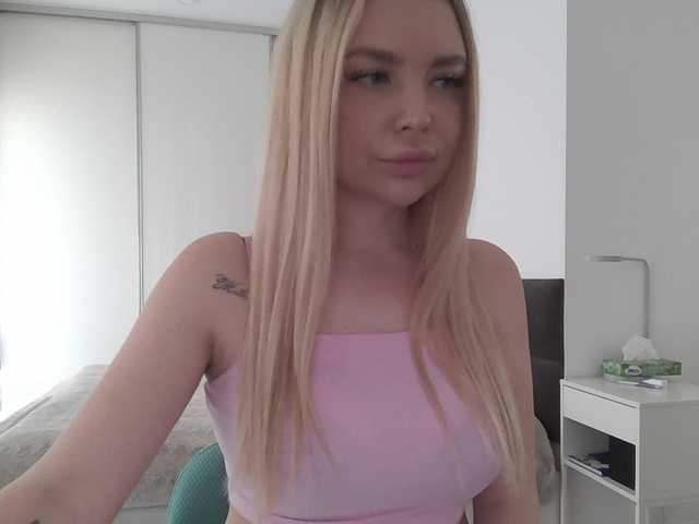 Blondie8853's BongaCams show and profile