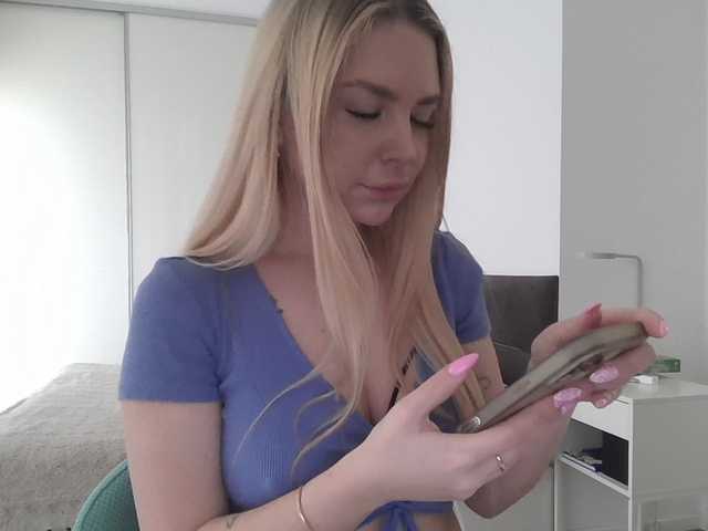 Blondie8853's BongaCams show and profile