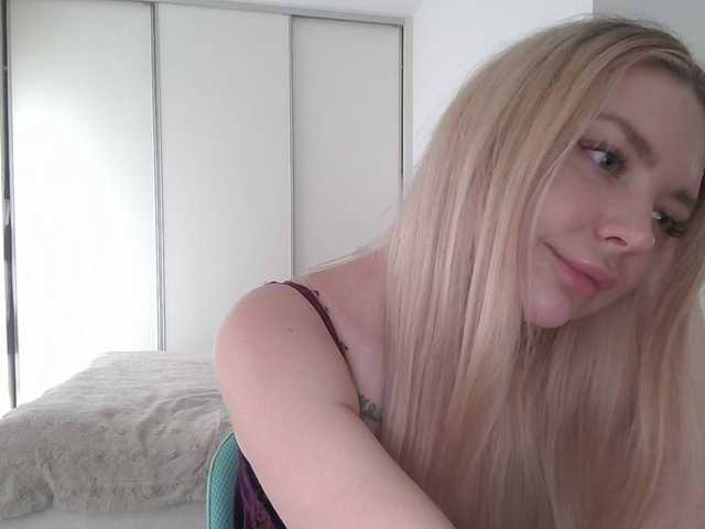 Blondie8853's BongaCams show and profile