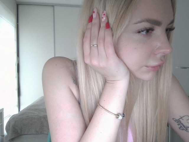 Blondie8853's BongaCams show and profile