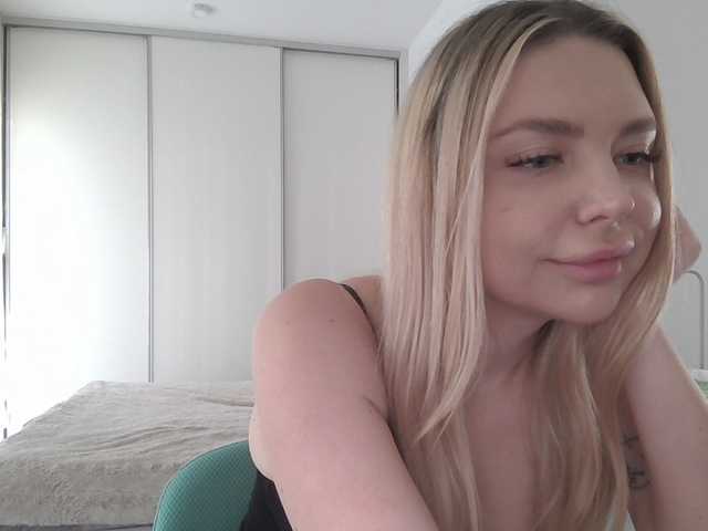 Blondie8853's BongaCams show and profile