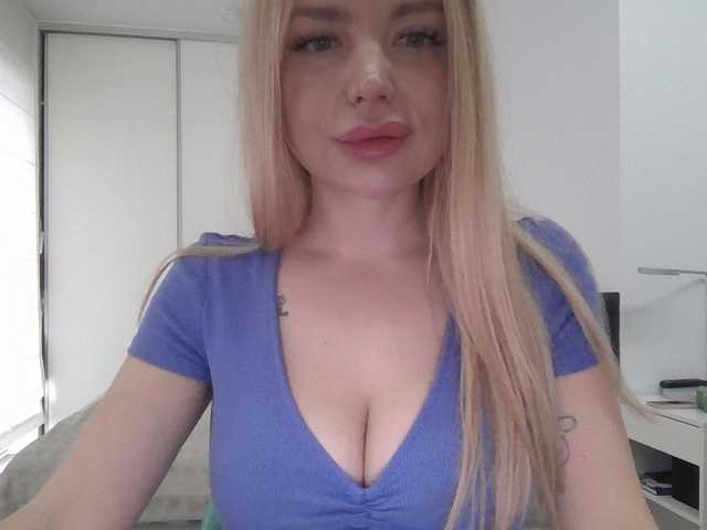 Blondie8853's BongaCams show and profile