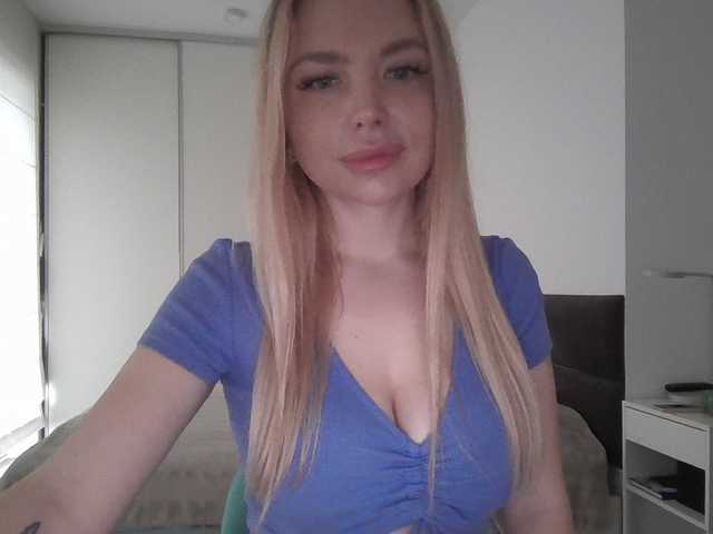 Blondie8853's BongaCams show and profile