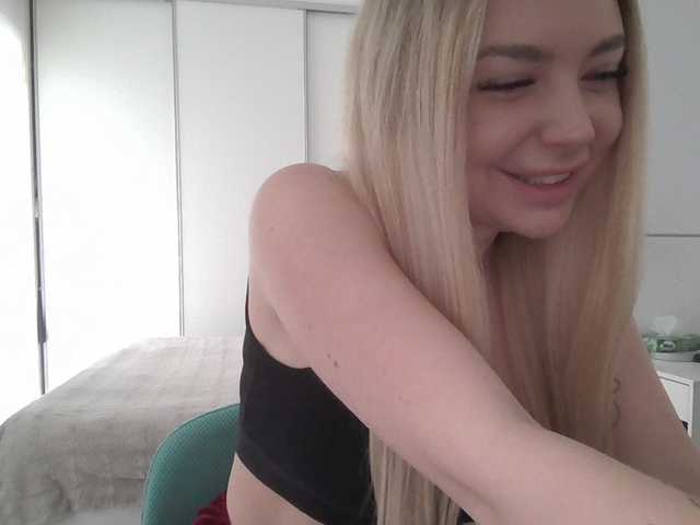 Blondie8853's BongaCams show and profile