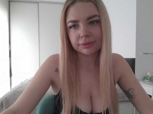 Blondie8853's BongaCams show and profile