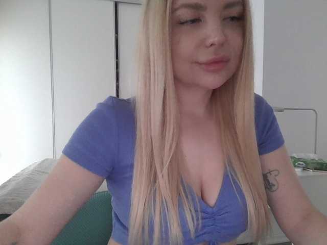 Blondie8853's BongaCams show and profile