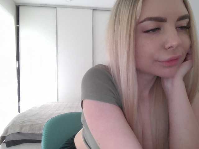 Blondie8853's BongaCams show and profile