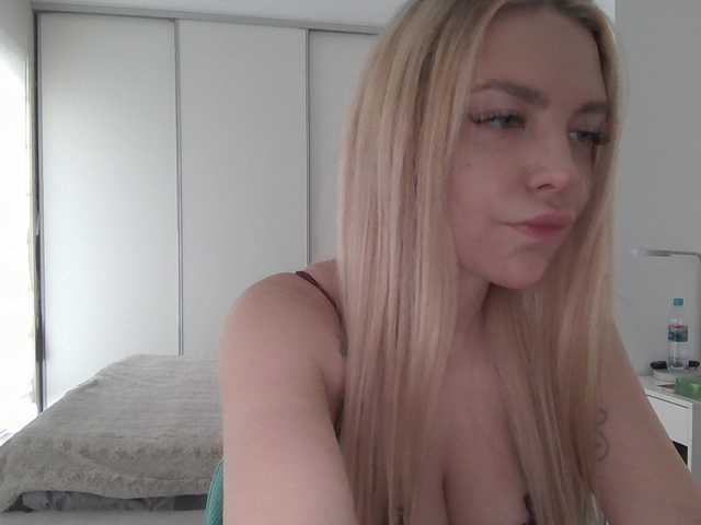 Blondie8853's BongaCams show and profile