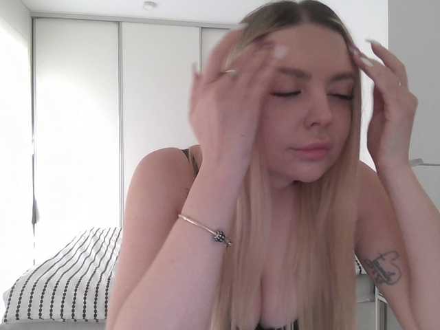 Blondie8853's BongaCams show and profile