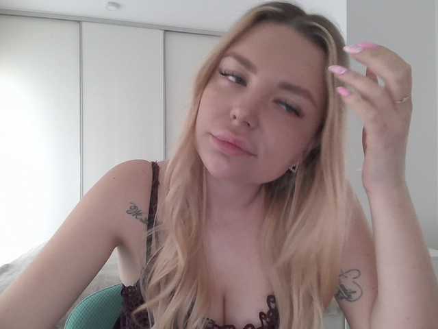 Blondie8853's BongaCams show and profile