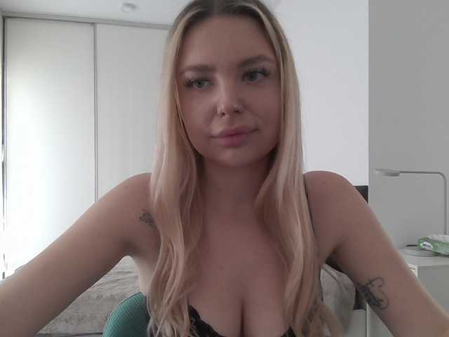 Blondie8853's BongaCams show and profile