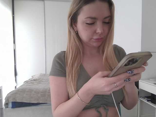 Blondie8853's BongaCams show and profile