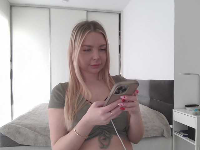 Blondie8853's BongaCams show and profile