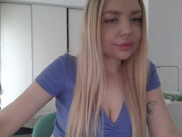 Blondie8853's BongaCams show and profile