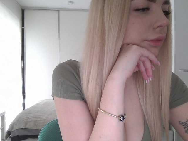 Blondie8853's BongaCams show and profile