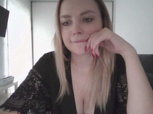 Blondie8853's BongaCams show and profile