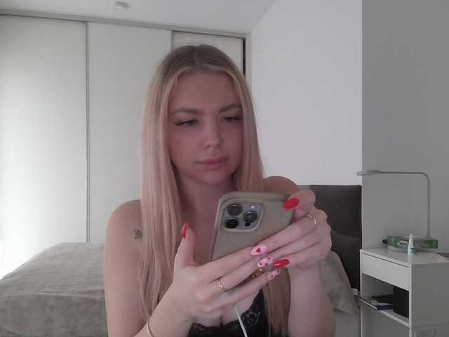 Blondie8853 from BongaCams
