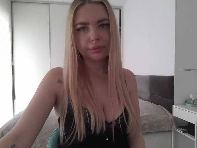 Blondie8853's BongaCams show and profile