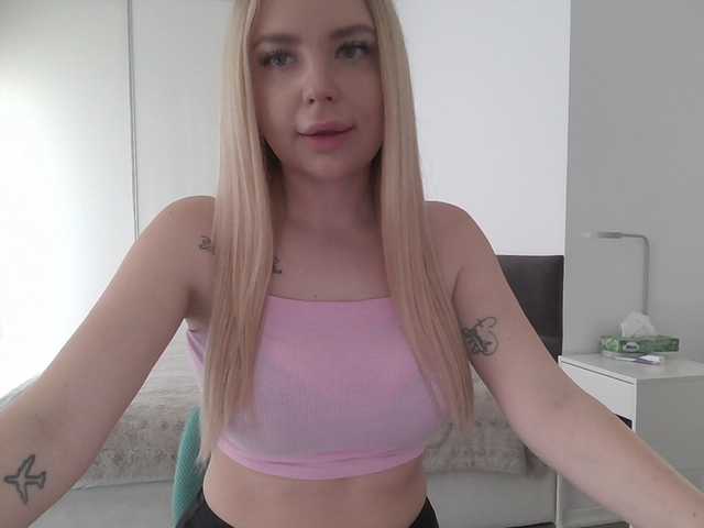 Blondie8853's BongaCams show and profile