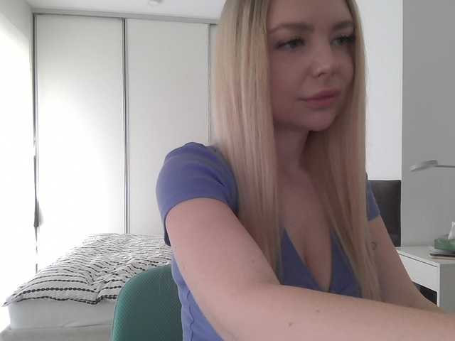 Blondie8853's BongaCams show and profile