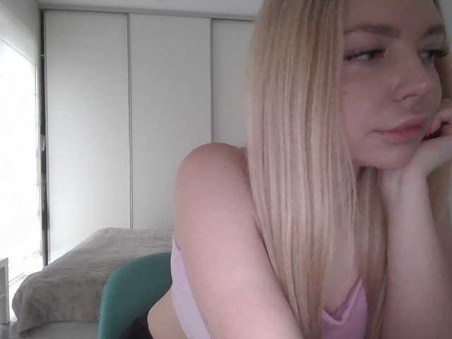 Blondie8853's BongaCams show and profile
