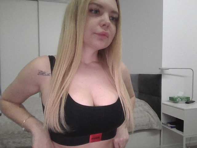 Blondie8853's BongaCams show and profile
