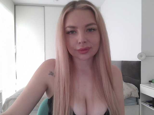 Blondie8853's BongaCams show and profile
