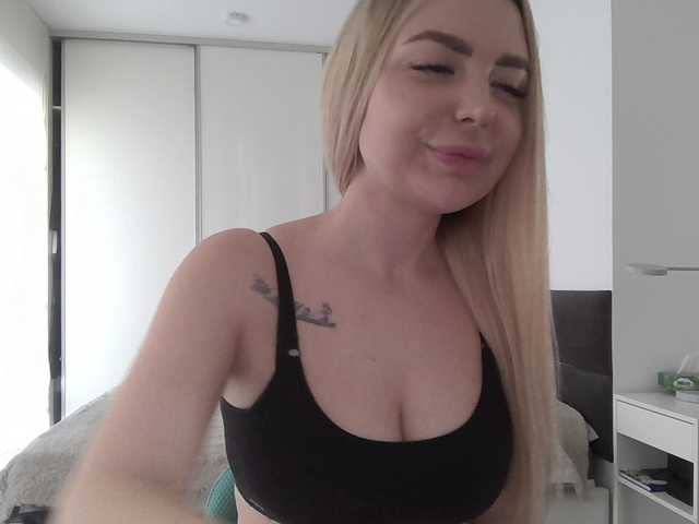 Blondie8853's BongaCams show and profile