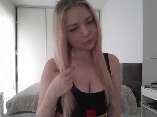 Blondie8853's BongaCams show and profile