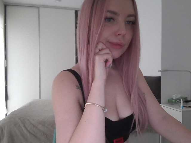 Blondie8853's BongaCams show and profile