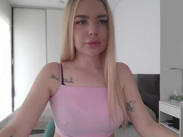 Blondie8853's BongaCams show and profile
