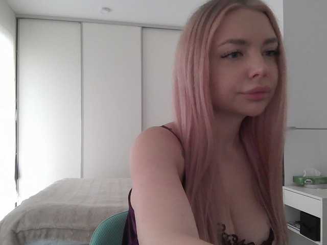 Blondie8853's BongaCams show and profile
