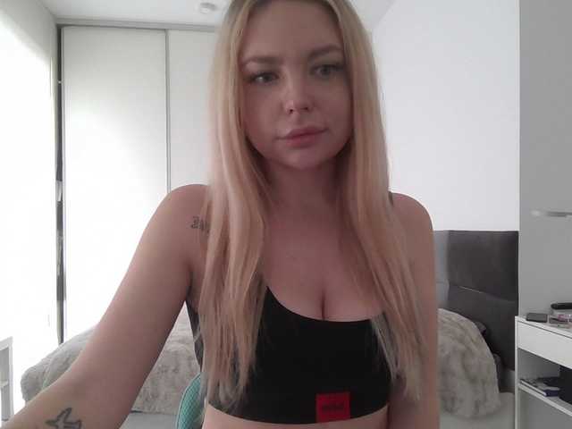 Blondie8853's BongaCams show and profile