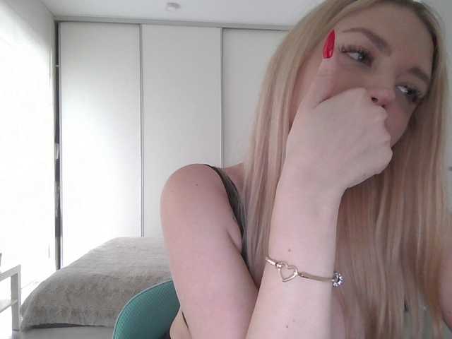 Blondie8853's BongaCams show and profile